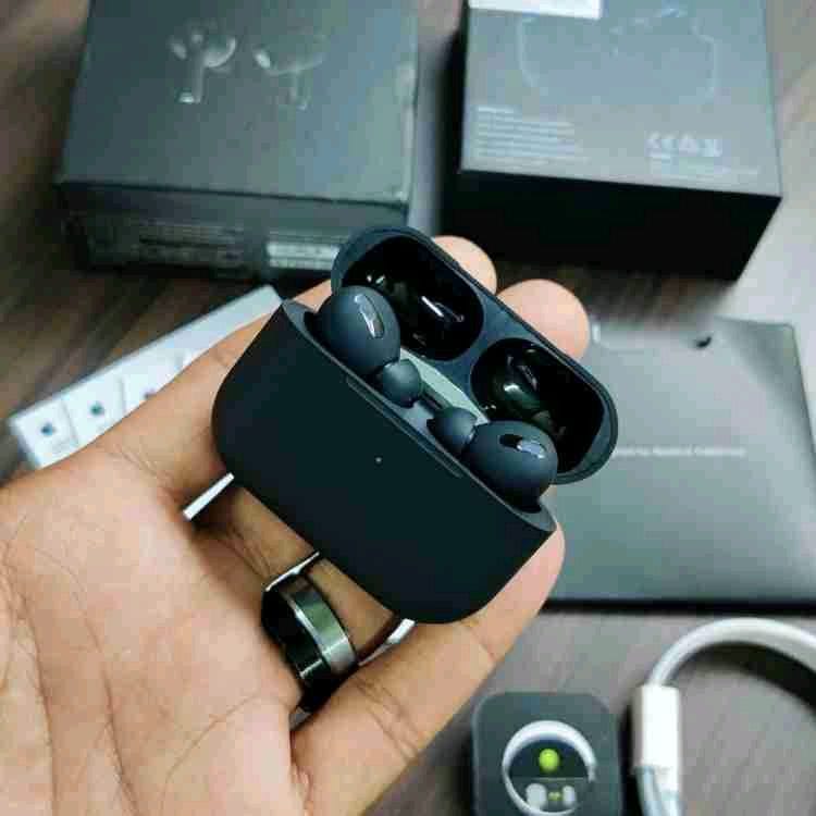 Premium Wireless Airbuds – Crystal Clear Sound & Long Battery Life